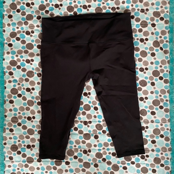 Lululemon - Reveal Crop (Stripes 17”) - Picture 6 of 7